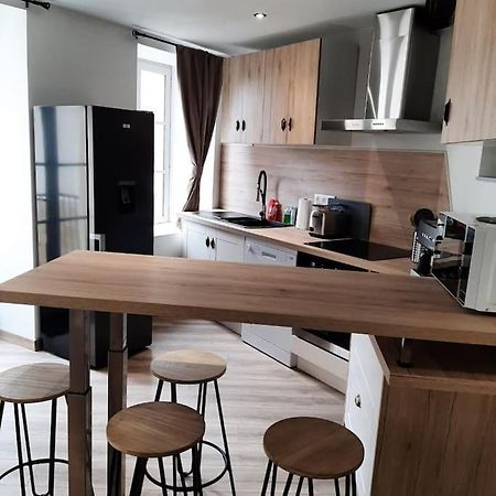 Maison De Ville Vic-le-Comte Екстериор снимка