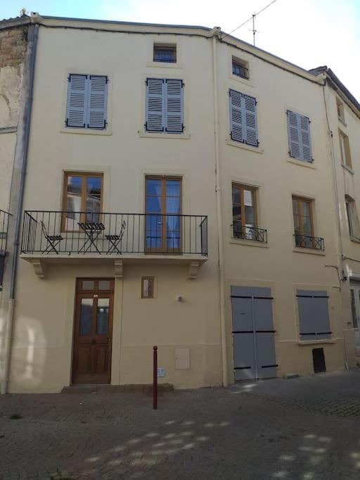 Maison De Ville Vic-le-Comte Екстериор снимка